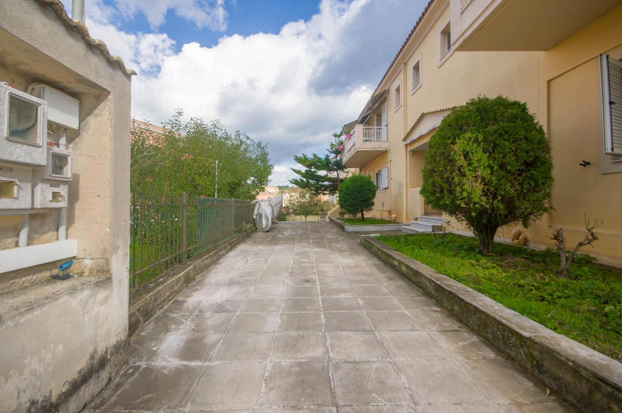 Ferienwohnung Διωροφη Μεζονετα-2Km Απο Το Κεντρο-Iliana House Alepou Exterior foto