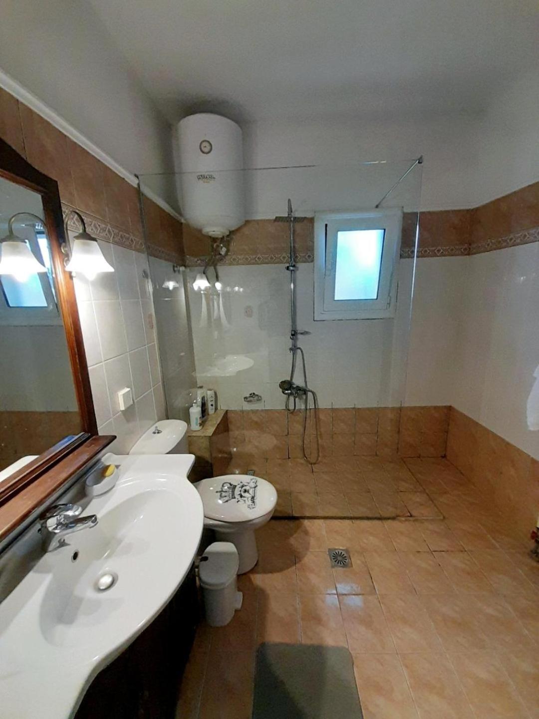 Ferienwohnung Διωροφη Μεζονετα-2Km Απο Το Κεντρο-Iliana House Alepou Exterior foto